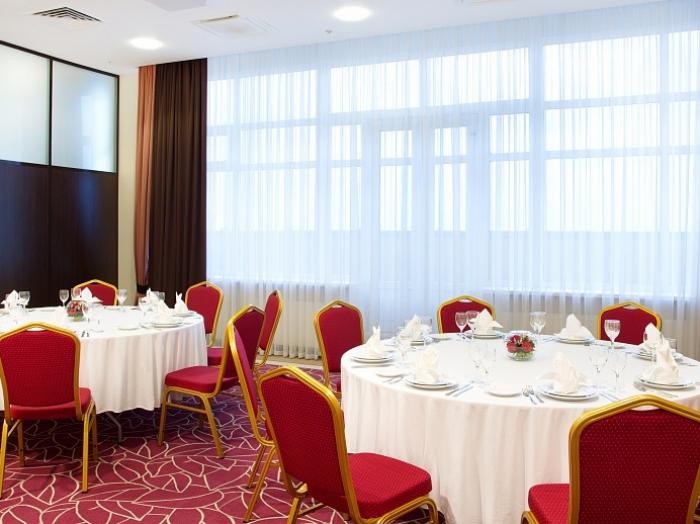 Отель ИНТУРИСТ КОЛОМЕНСКОЕ - Банкетный зал «Москворечье» 49,6 кв.м.